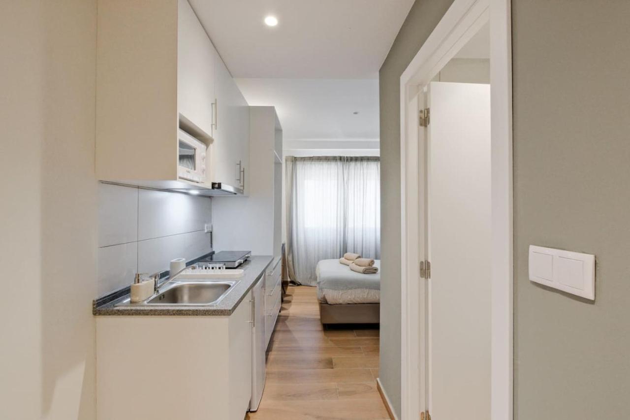 Lovely Fully Equipped Near Subway N1 Lejlighed